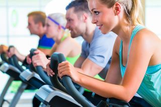 Foto: Frau im Fitnessstudio